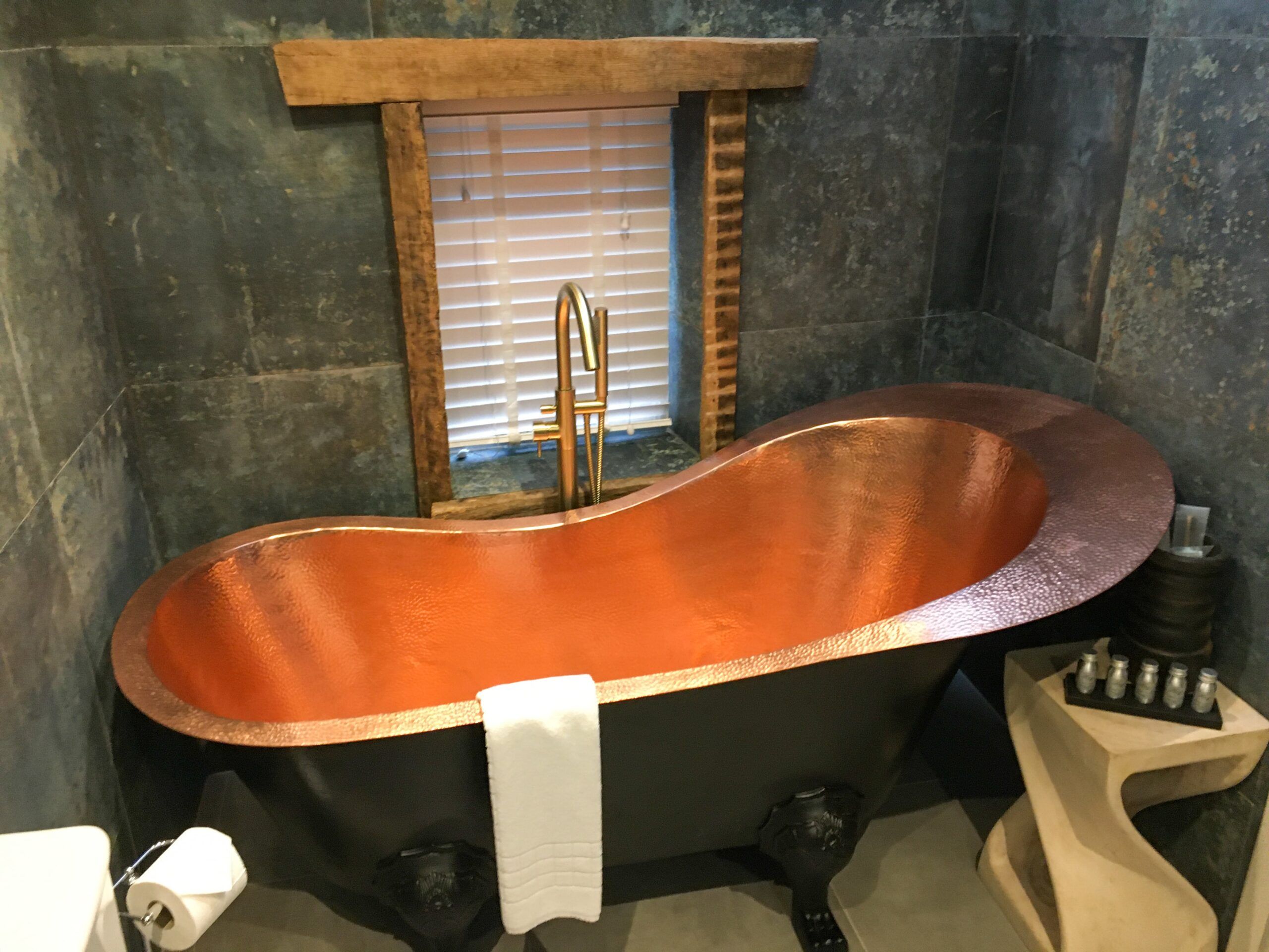 Flint Bathtop