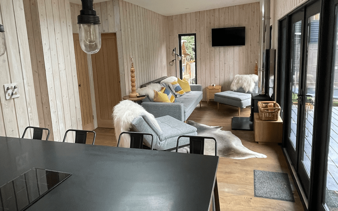 GUEST LODGE